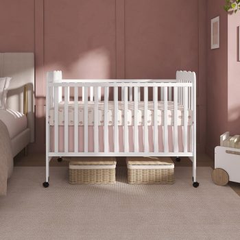 Dream On Me Carson Classic 3-in-1 Portable Crib in, Removable Wheels, Converts from Baby Crib to Toddler Bed, Day Bed and Kids Sofa, Three Adjustable Mattress Height Positions